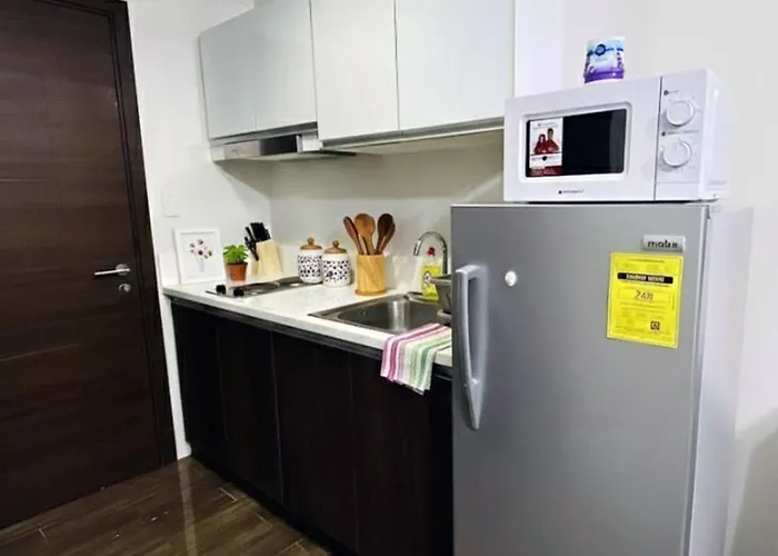 Air Residences 28f Balcony Wifi Netflix Manila