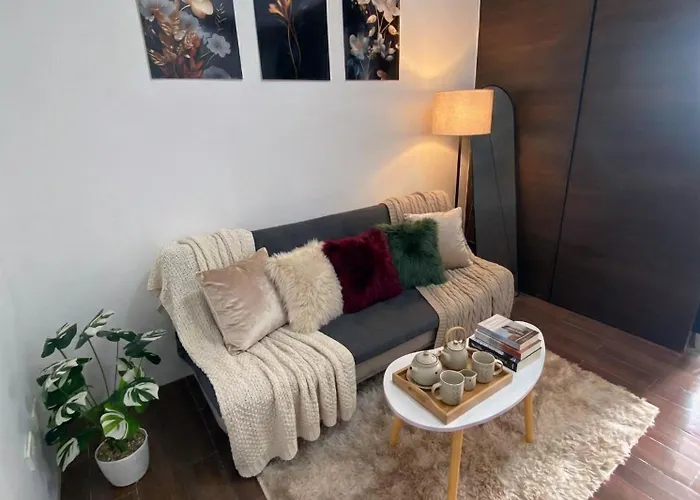 Air Residences 28f Balcony Wifi Netflix Apartment