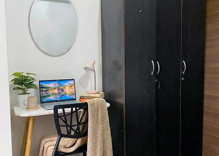 Air Residences 28f Balcony Wifi Netflix Manila